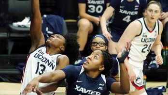 Williams leads No. 3 UConn to 106-59 rout of Xavier