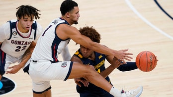 No. 1 Gonzaga rallies to beat No. 11 West Virginia 87-82