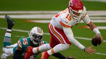 Patrick Mahomes sacked for 30-yard loss in Chiefs' game vs. Dolphins