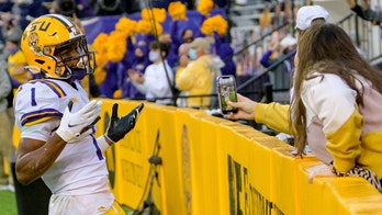 Boutte's record day lifts LSU past Ole Miss, 53-48