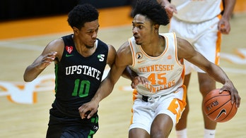No. 8 Tennessee tops USC Upstate 80-60