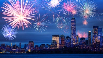 Snow, floods threaten New Year's Eve celebrations in US