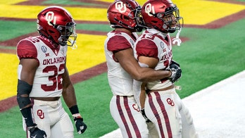 Oklahoma hangs on to defeat Iowa State in Big 12 title game