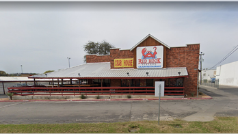 Texas restaurant pays server $2,000 tip after customer allegedly left fraudulent payment