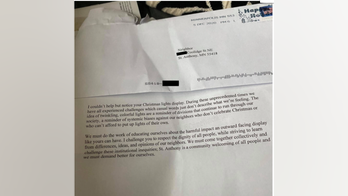 Minnesota resident's Christmas light display shamed for 'harmful impact' to community in anonymous letter