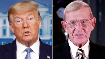President Trump to award former Notre Dame coach Lou Holtz Presidential Medal of Freedom