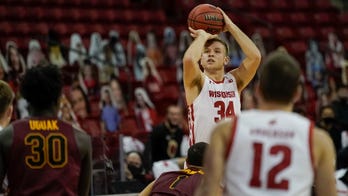 No. 12 Wisconsin knocks off Loyola of Chicago 77-63