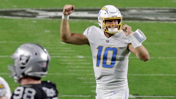 Brett Favre asks Chargers' Justin Herbert 'what's the secret' to his play this season