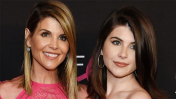 Bella Giannulli twins with imprisoned mom Lori Loughlin in throwback 'Full House' pic: 'Copied her'