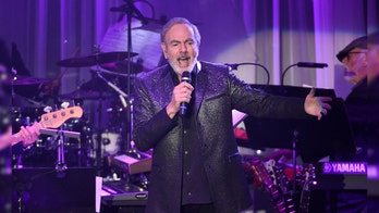 Neil Diamond hosts 'Sweet Caroline' global singalong to 'inspire people to come together'