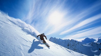 Colorado ski resorts on alert after avalanches kill 3