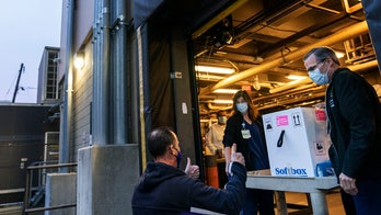 LIVE UPDATES: Health care worker suffers allergic reaction after COVID-19 vaccine