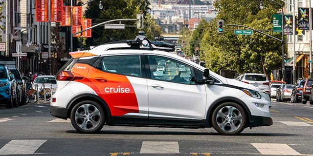 GM’s autonomous Cruise cars now testing without drivers in San ...