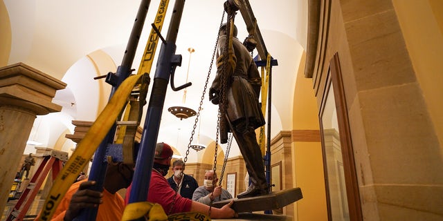 Gov. Ralph Northam has announced that Virginia's statue of Confederate General Robert E. Lee was removed from the U.S. capital overnight.  A representative of the governor's office was present for the removal along with senator Tim Kaine and representative Jennifer Wexton.