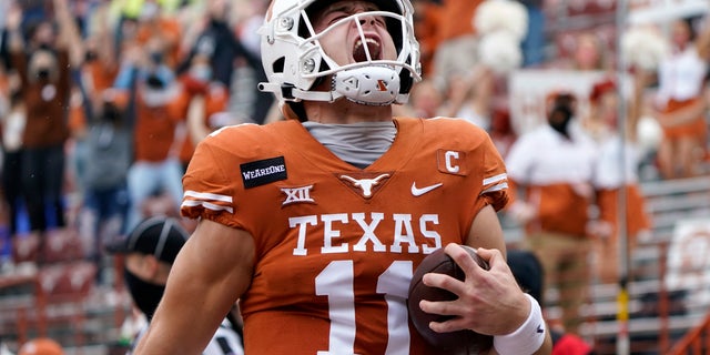 Sam Ehlinger leads Texas as the Longhorns visit Kansas State on Saturday.