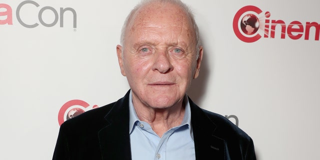 Anthony Hopkins is celebrating 45 多年的清醒. (Photo by Todd Williamson/Getty Images for CinemaCon)