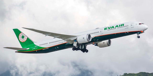 Taiwan’s government has issued a fine of 1 million New Taiwan dollars ($ 35,500) to EVA Air after one of the airline’s pilots was blamed for Taiwan’s first locally transmitted COVID-19 case since April.