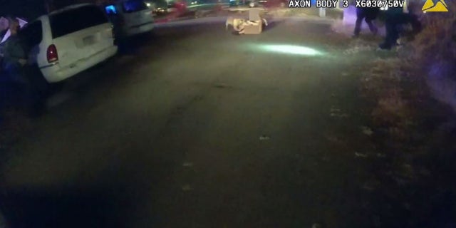 A St. 폴, Minn., police officer was fired after shooting an unarmed man over the weekend.