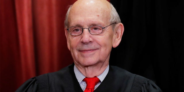 Supreme Court Associate Justice Stephen Breyer during a group portrait session in Washington, D.C., on Nov. 30, 2018. (REUTERS/Jim Young)