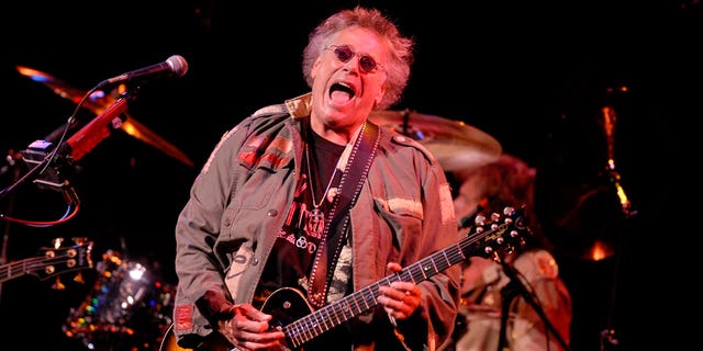 Leslie West was known as a pioneer of hard rock thanks to his songs 'Mississippi Queen' and 'Long Red.' (Photo by Stephen J. Boitano/LightRocket via Getty Images)