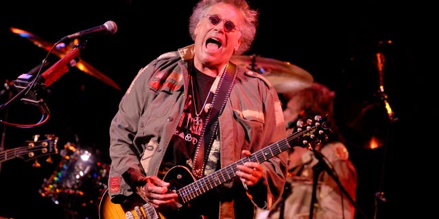 Leslie West was known as a pioneer of hard rock thanks to his songs 'Mississippi Queen' and 'Long Red.' (Photo by Stephen J. Boitano/LightRocket via Getty Images)