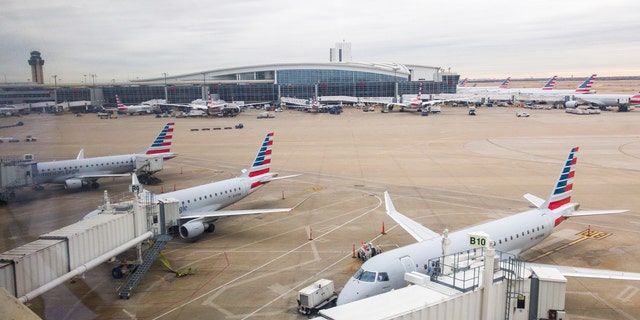 The FAA has requested a full ground stop at DFW Airport (图为) 直到 5:30 下午. CT because the nearby air traffic control center is being cleaned due to recent coronavirus cases. (iStock)