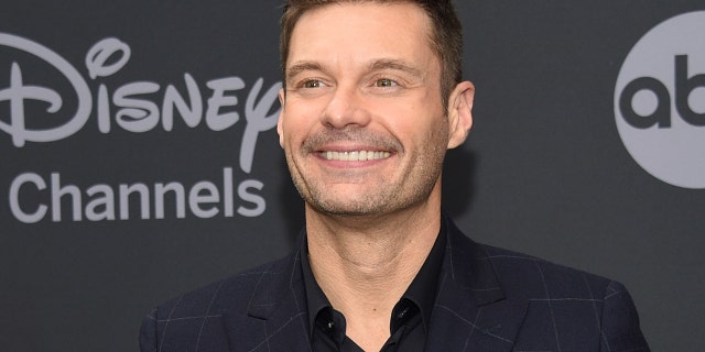 ARCHIVO - En esta foto de archivo del 14 de mayo de 2019, Ryan Seacrest asiste a Walt Disney Television 2019 en la ciudad de Nueva York.  (Foto de Evan Agostini / Invision / AP, archivo)