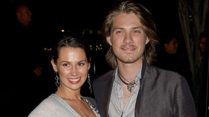 Fox News Flash top entertainment headlines for December 17