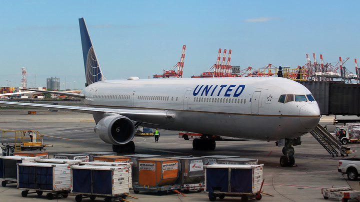 DOD, United Airlines say masked passengers 'extremely unlikely' to catch COVID-19