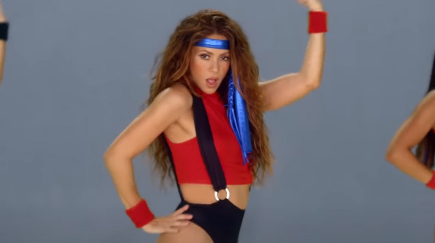 Shakira shows off her curves in '80s-inspired music video