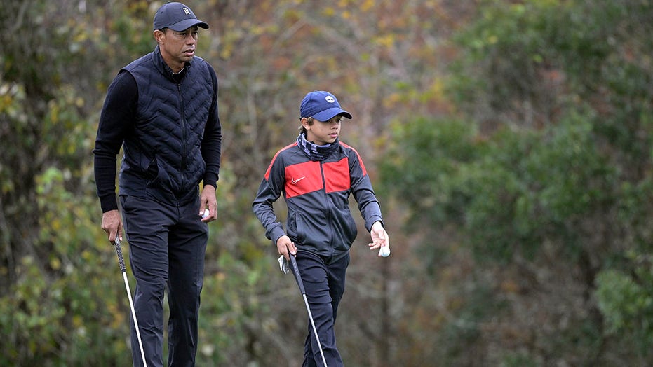 From Father To Son Tiger Woods Looking Only For Enjoyment Fox News