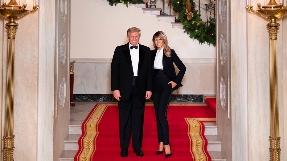 In official Christmas portrait, Melania Trump sports high-waisted