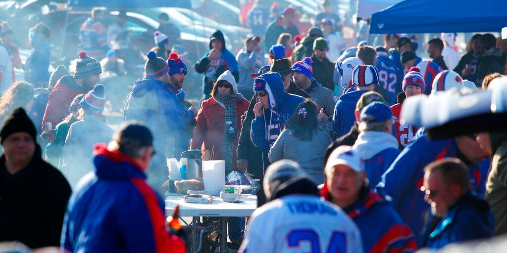 Petition calls to ban Gov. Cuomo from Buffalo Bills playoff game