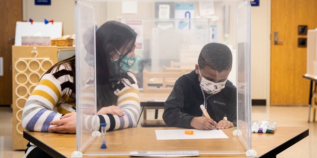 Chicago parents told not to bring kids to school as impasse between teacher's union, district continues - Vimarsana News