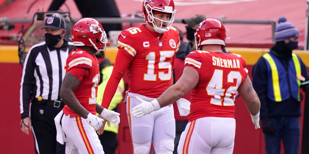 CBS outage at start of Chiefs-Browns playoff game roils NFL fans - Vimarsana News
