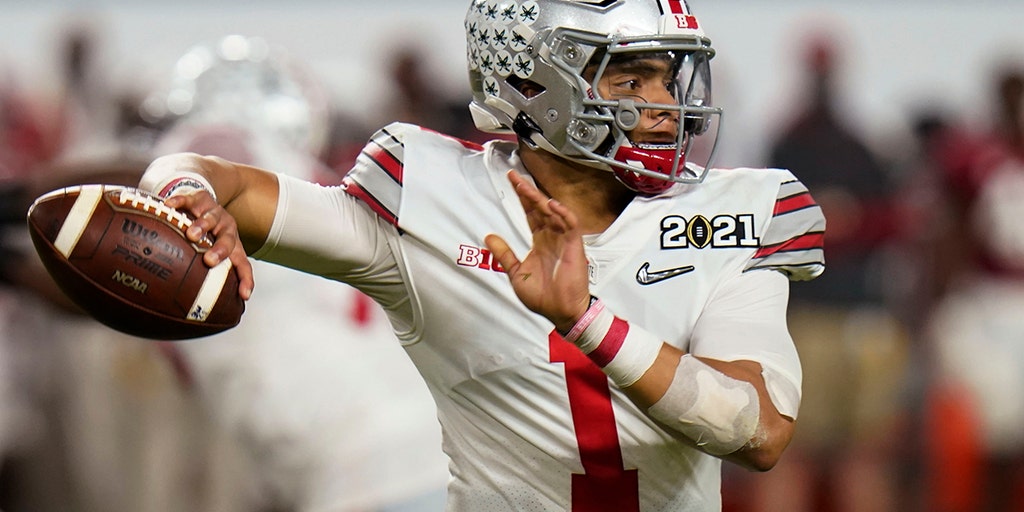 Ohio State QB Justin Fields declares for 2021 NFL Draft 