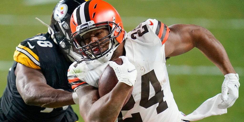 FOX Sports: NFL on X: The #Browns and Nick Chubb have reached an agreement  on a three-year, $36.6 million contract extension that includes $20 million  guaranteed, per multiple sources.  / X