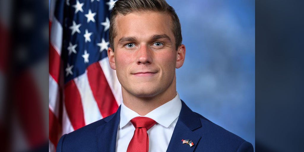 Democrats pressure Pelosi to expel Madison Cawthorn - Vimarsana News