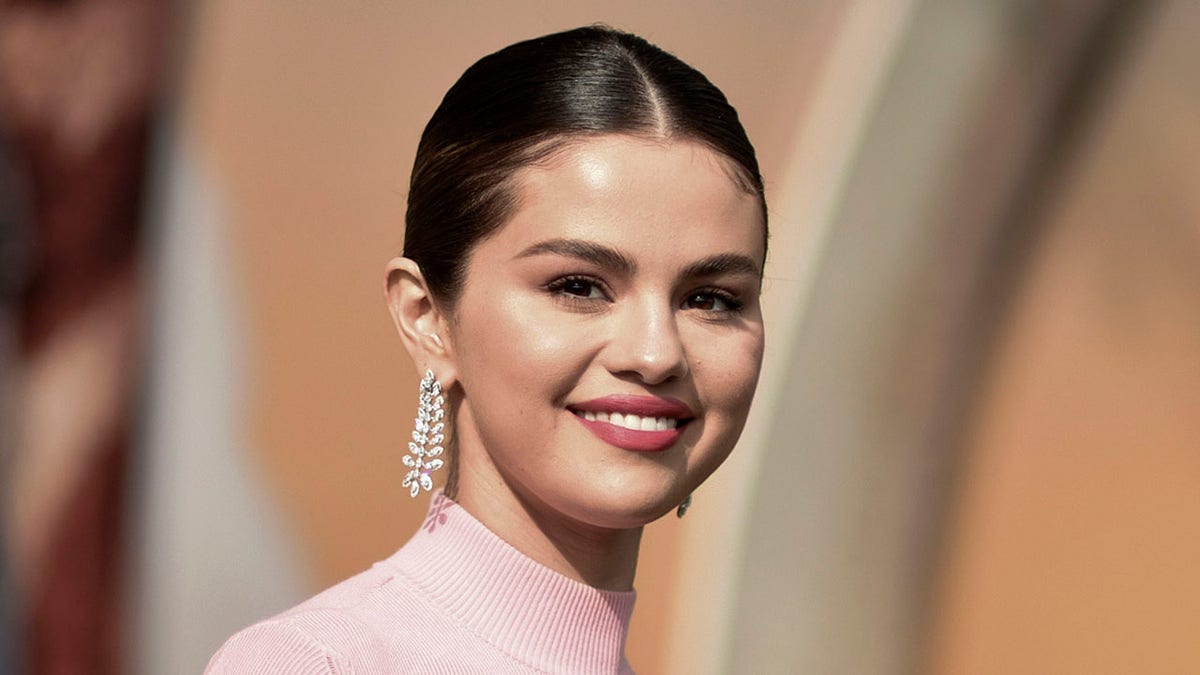 Selena Gomez thinks child stars are 'easy targets.'