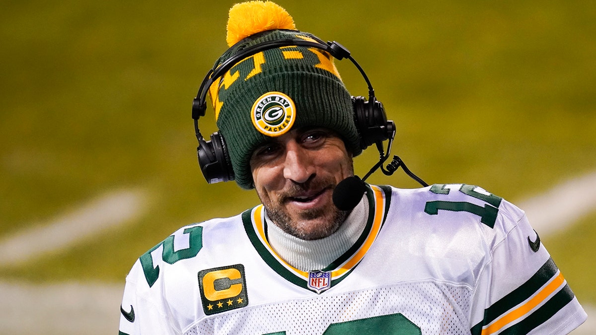 Aaron Rodgers Confirms He Was Spotted Riding In The Back Of Pickup Truck Flashing Case Of Beer Fox News