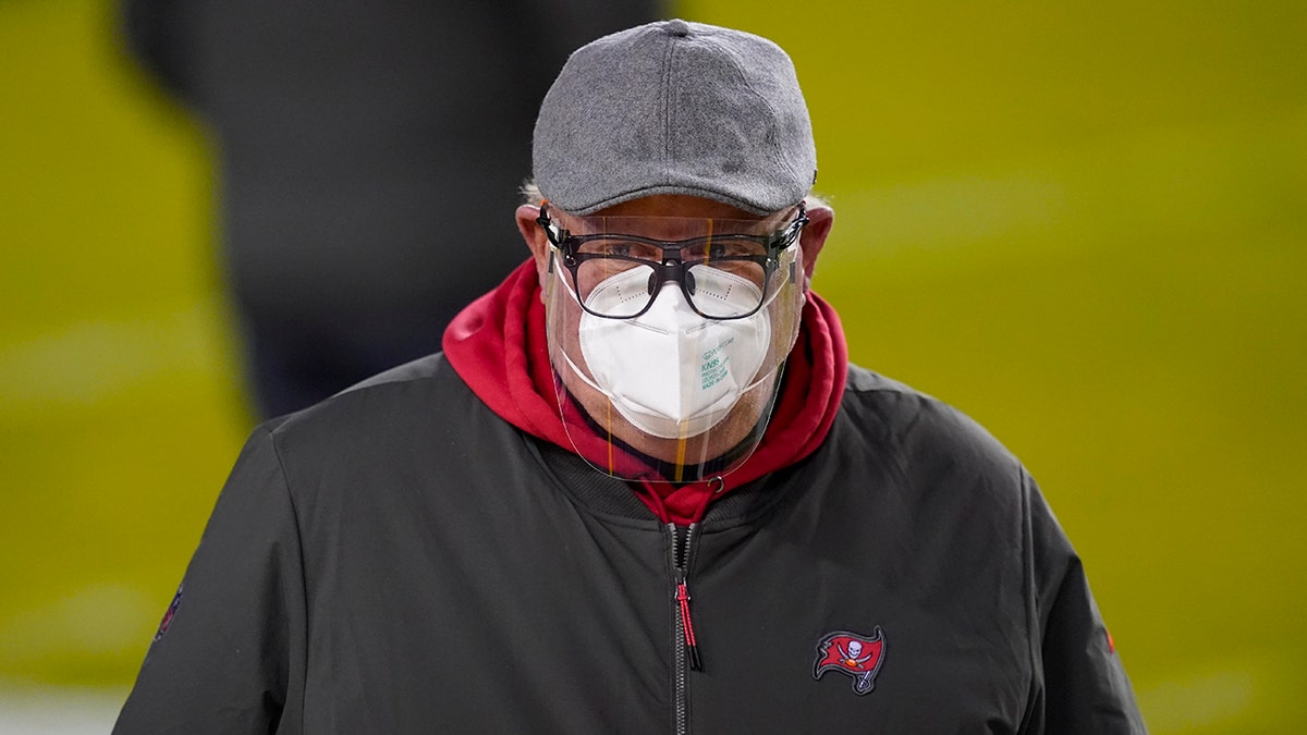 Bruce Arians dba Kangol B.A. headed to Tampa #ItsABucsLife!Bluedude  Sportstalk SPORTS SHORTS Take 260 as former Steelers O-Coordinator, Colts  O-Coordinator/Lead Man and #BirdGang Lead Man gets the Buccaneers Gig  -  Bluedude Sportstalk