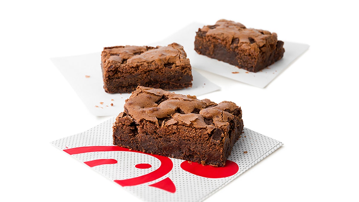 The chicken-centric chain is offering free Chocolate Fudge Brownies at 2,600 participating restaurants acorss the U.S. from Jan. 11 to Jan. 23.