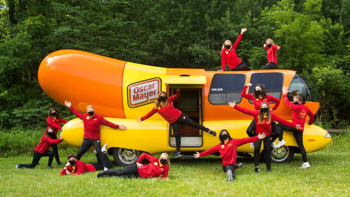 Oscar Mayer hiring 'hotdoggers' to drive Wienermobile | Fox News