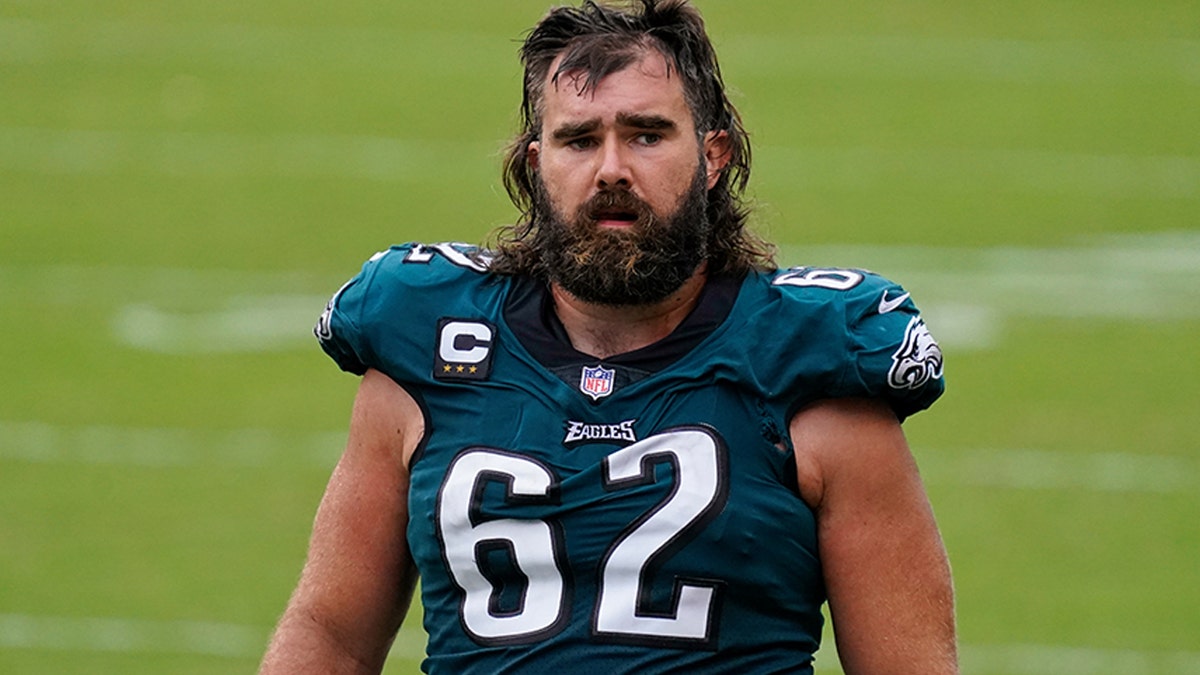 WATCH: Jason Kelce gets Doug Pederson's jacket following Eagles' win over  Jaguars - CBS Philadelphia