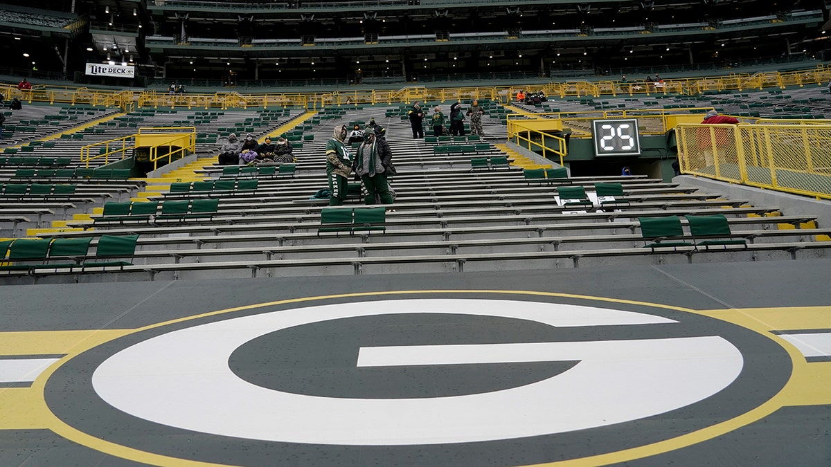 Packers hold events to pump up fans ahead of playoff game, Packers