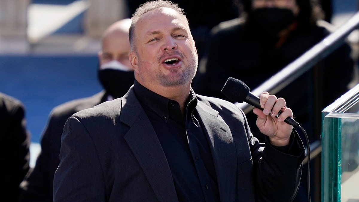 <br>
Garth Brooks performs at the inauguration of U.S. President Joe Biden on the West Front of the U.S. Capitol on Jan. 20, 2021 in Washington, DC. (Getty Images)