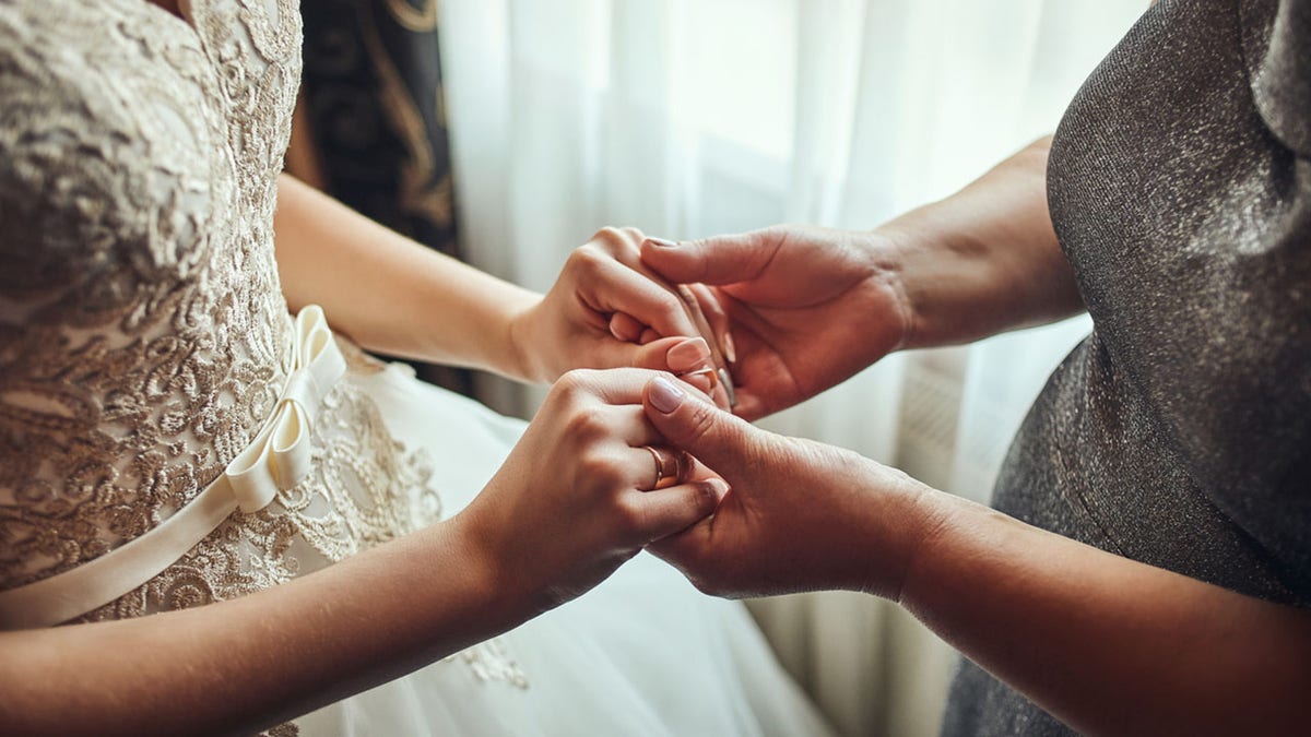 bride and mom