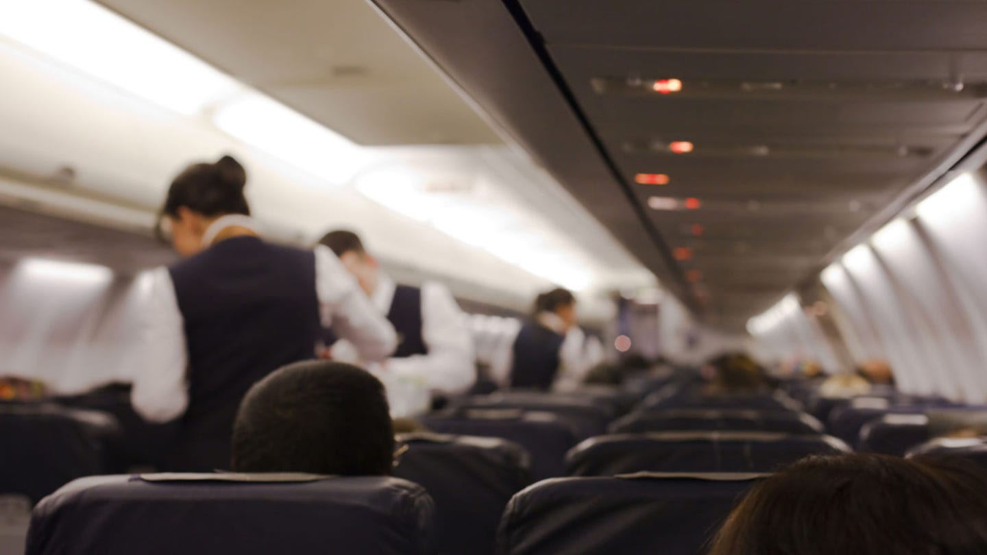 Viral journey debate as airline passenger brings up plus-sized seatmate subject Viral journey debate as airline passenger brings up plus-sized seatmate subject