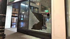 Portland rioters smash courthouse window, damage businesses before police declare unlawful assembly