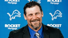 Lions' Dan Campbell willing to lose arm if it means hoisting Super Bowl trophy